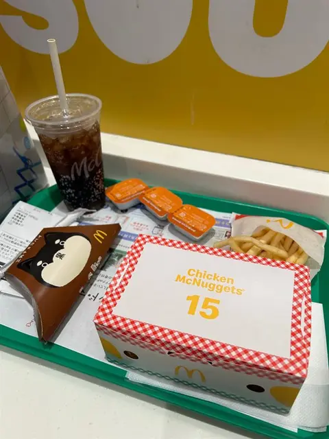 McDonald's meal tray in Japan